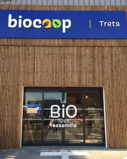 625-biocoop-trets-magasin-bio-entree-devanture.webp