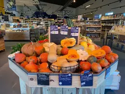 625-biocoop-trets-magasin-bio-legume-saison-local-courge.webp