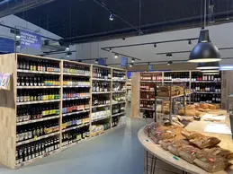 625-biocoop-trets-magasin-bio-rayon-traditionnel-pain-fromage-charucterie.webp